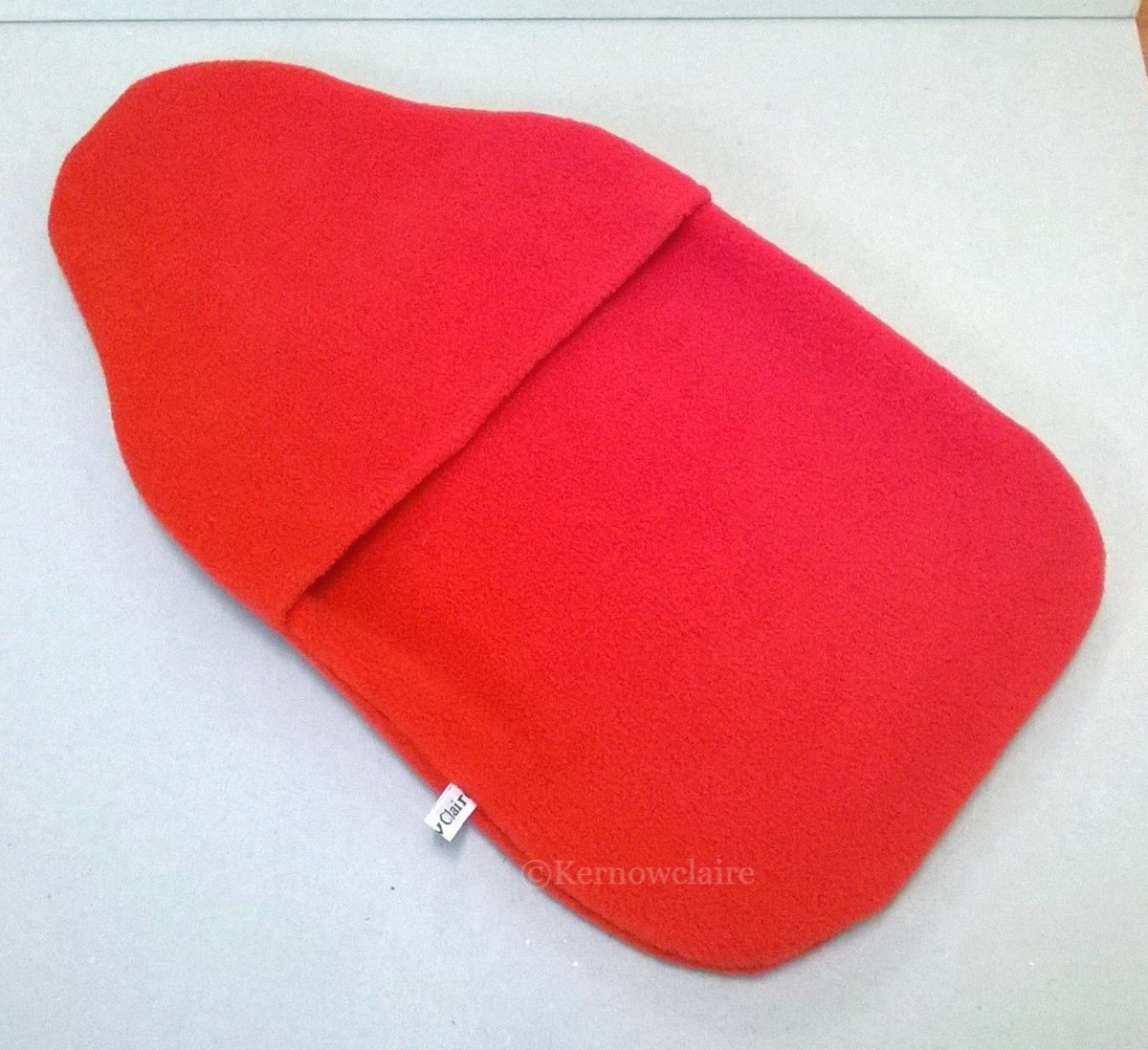 kernowclaire1's tweet photo. A lovely red fleece hot water bottle cover, handmade, lovely and warm, fits a standard 2L hot water bottle. #hotwaterbottlecover #hotbottlecozy #red #winterwarmer #fleececover #etsyshop #handmadeintheuk https://t.co/HLAHl2dOtp https://t.co/PsUFyqEFtB