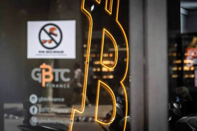 TechStoryin's tweet image. #Bitcoin Shaken by Long-Term Holders Dumping $45 Billion.