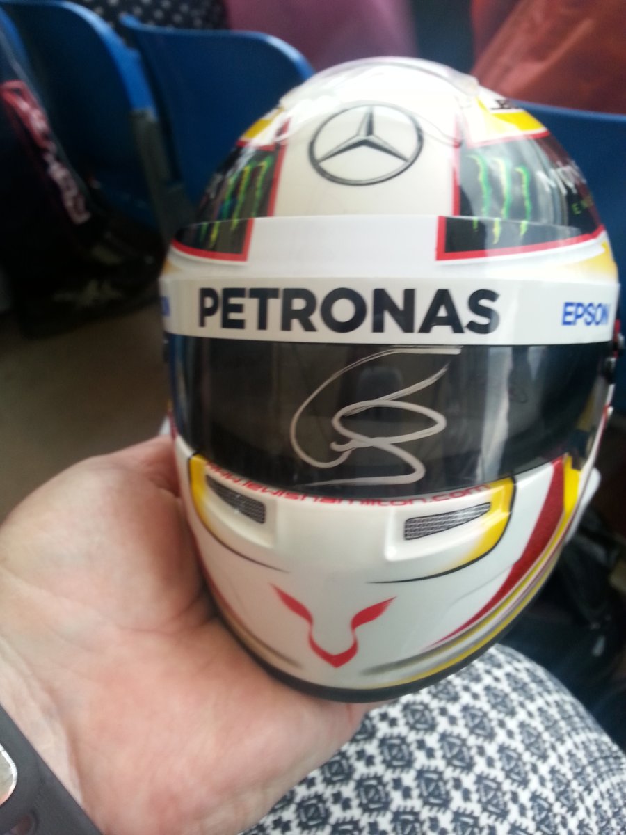BarbsF144's tweet photo. @meiermartina22 Reminds me of the 1st time I was lucky to get his signature. I smiled the whole weekend. https://t.co/ggtnsUeC9Y