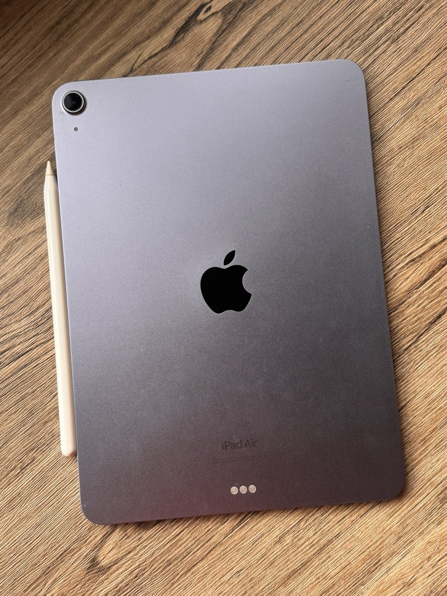 kifyves's tweet photo. wts lfb ipad air 5th gen 25k 
- 88% batt health
- 256 gb
- purple
- wifi only
- NO ISSUES

FREE APPLE PENCIL AND CASE 
gagamitin nalang

rfs: switching to ipad mini 7 https://t.co/rsUwzV7LOY