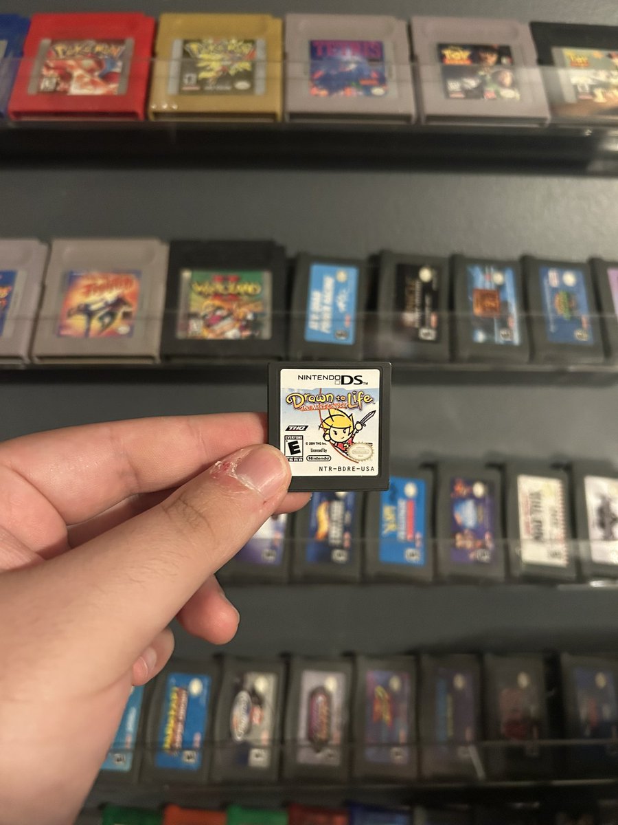 The_retro_pixl's tweet photo. Todayβs game you probably never heard of.
Featuring: Drawn To Life The Next Chapter
#DS #videogames #handheld #DrawnToLife #gamecollector #2000s https://t.co/Qa7UItowhN