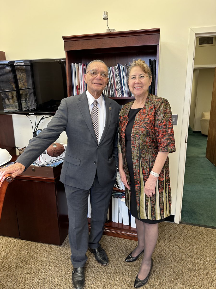 WashingtonAdventistU tweet media