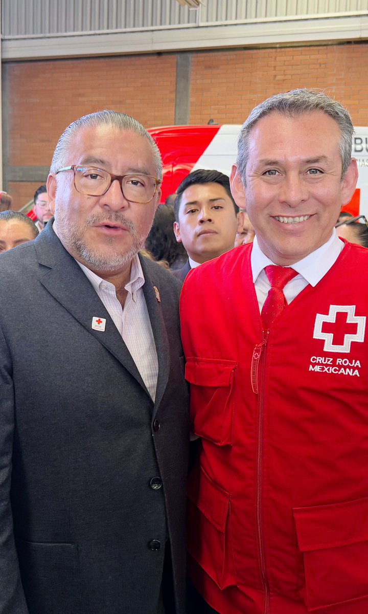 Muchas felicidades por su cumpleaños Sr Secretario <a href="/horacioduarteo/">Horacio Duarte Olivares</a>, reciba nuestros atentos saludos deseando que siempre disfrute de buena salud y la compañía de sus seres queridos. #AyudarNosMueve