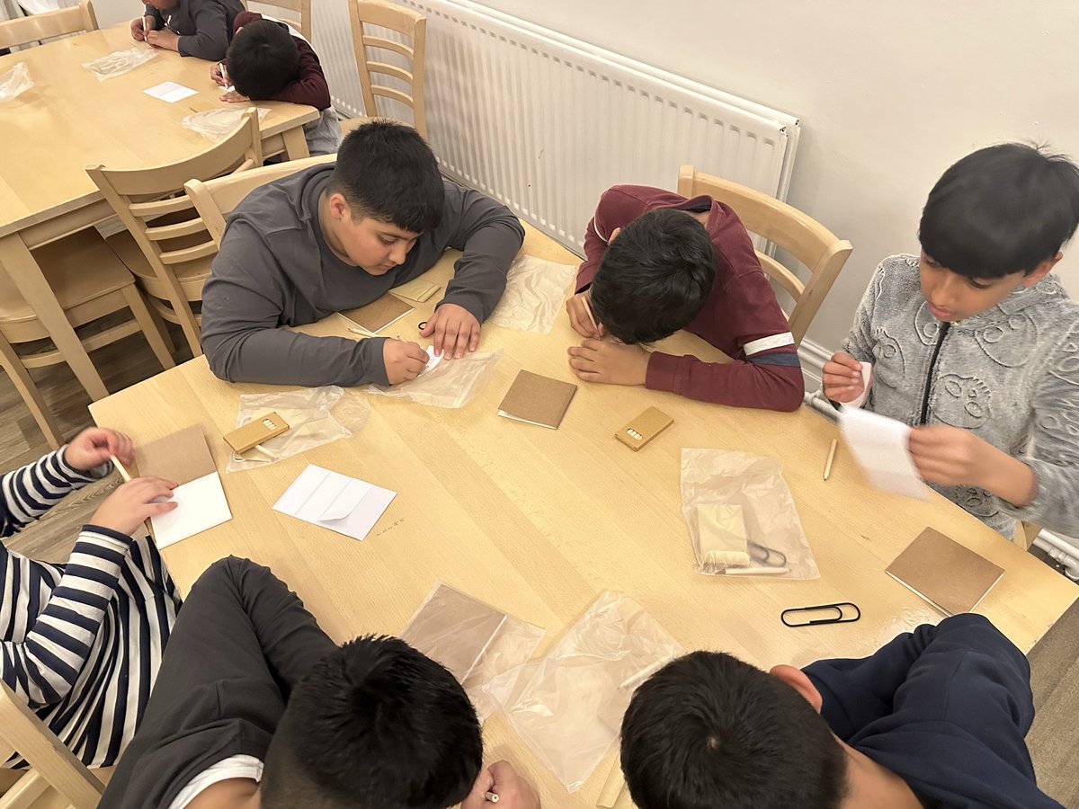 ECS_Keighley's tweet image. After a short Power Nap on the minibuses, we set about cooking our evening meal of pasta bolognese, garlic bread &amp;amp; Eton mess then tackling the mountain of washing up! Tonight is games night - a giant riddle hunt is being enjoyed around the Youth Hostel. #funandgames #teamwork