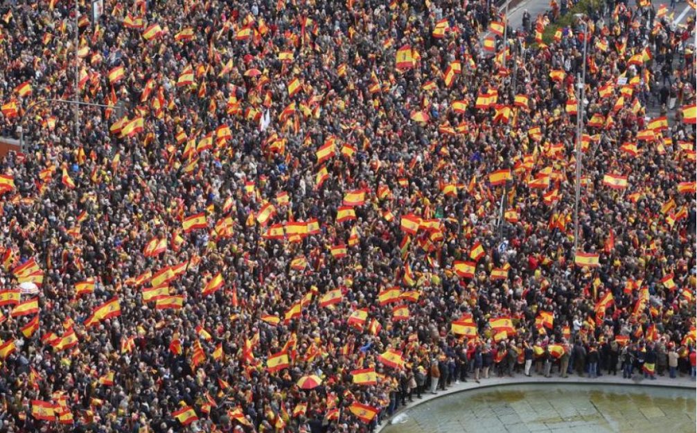 MANIFESTACIÓN CONTRA LOS POLÍTICOS 

En todas las capitales de provincia. 
El sábado 20 de diciembre. 17:00 hs. 

A mover este post. No es recibo lo que nos están haciendo. No existe la profesión de político no es serio que siempre estemos en manos de listos y mangantes.