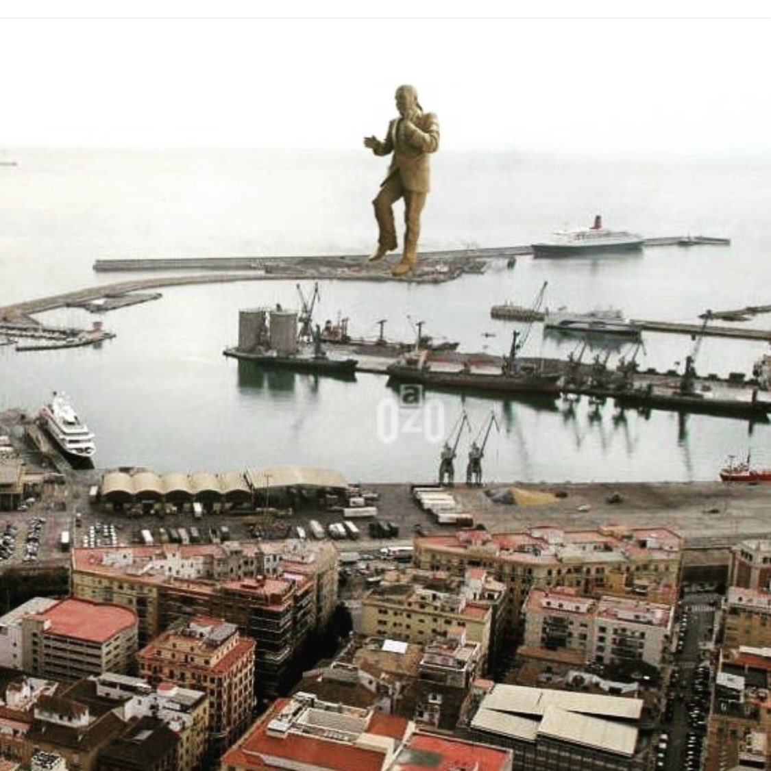 #EXCLUSIVA #ULTIMAHORA Se desvela y hace público el nuevo proyecto del Rascacielos en el Dique de Levante del Puerto de Malaga del arquitecto David Chipperfield
Como dijo el alcalde <a href="/pacodelatorrep/">Paco de la Torre</a> “es bonito y esbelto” que reconoció que no conocía el proyecto 
Imagen de <a href="/aozomek/">Anton Ozomek</a>