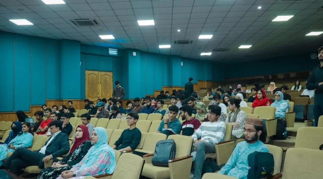 SyedIshGilani's tweet photo. Serving Smarter: How Time &amp; Communication Create Change in Community Service ✨
Mehwish Kayani, Program Manager at #UGOOD, joined #FASTUniversity as Guest Speaker on Nov 3, 2025
Her talk highlighted how effective communication &amp; smart time management can drive real #SocialImpact https://t.co/fk1v1H3y15