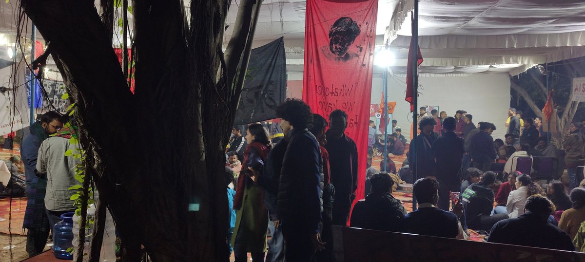 Zikrwrites's tweet photo. It's almost 2am and this is the enthusiasm of JNU students.
#jnusu
#leftunitylonglive https://t.co/RKJ401Qy4j