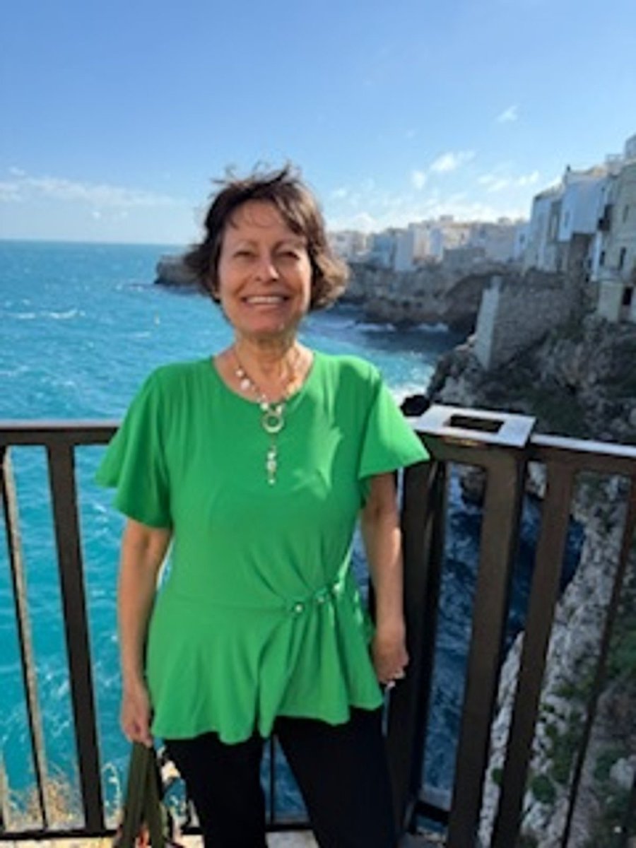 EstherFishmanMS's tweet image. Photo in Polignano a Mare, on my recent vacation to Italy.
