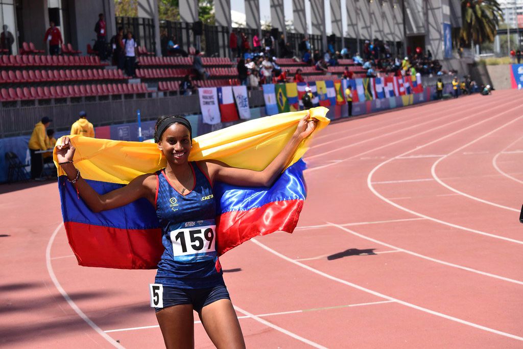 MinDeporteCol's tweet photo. 🥇Con velocidad pura, Karol Bastidas se quedó con la presea dorada en los 200 m T46 con 28,84 s.

🥇La múltiple campeona Angie Mejía registró en los 400 m T38 un tiempo de 1:11.22.

🥇 En los 200 m T38 femenino, Hasly Valencia conquistó el primer lugar con 28,78 s. 
 #Chile2025 https://t.co/EUCJKIIfij