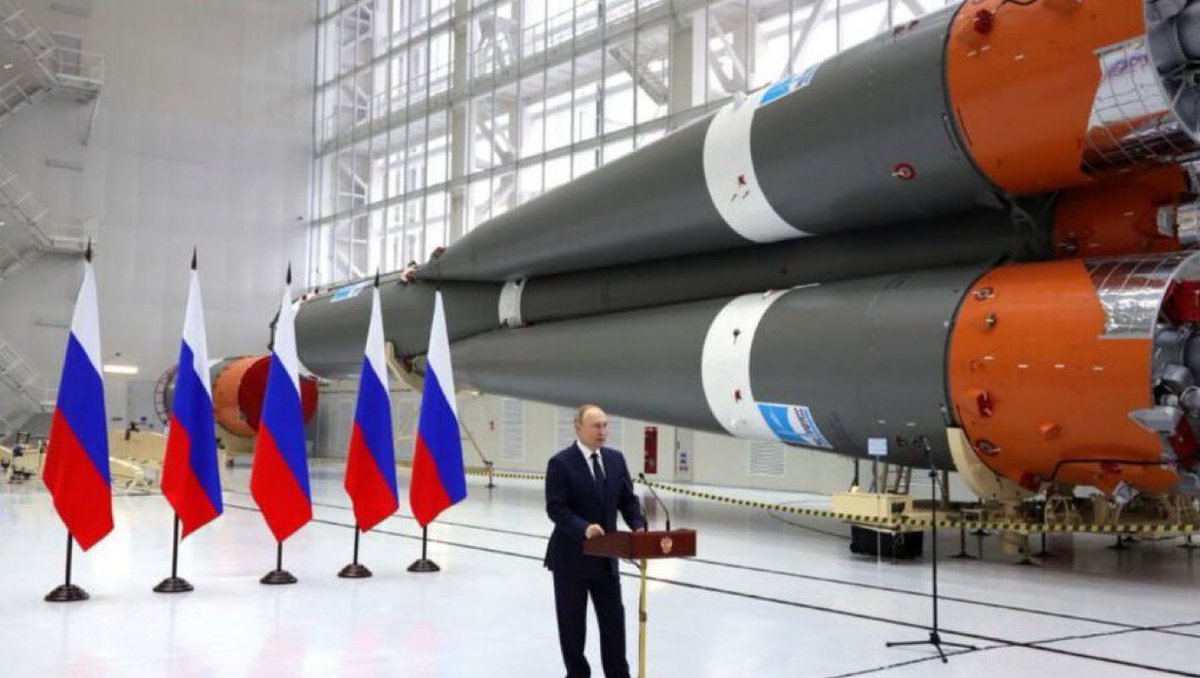 AlertaNews24's tweet photo. 🇷🇺 | El presidente ruso ha emitido un nuevo decreto instando a las autoridades del país a prepararse ante la posibilidad de realizar ensayos nucleares.

Esta medida constituye una respuesta directa al anuncio de Trump sobre la reanudación de las pruebas nucleares en Estados Unidos.