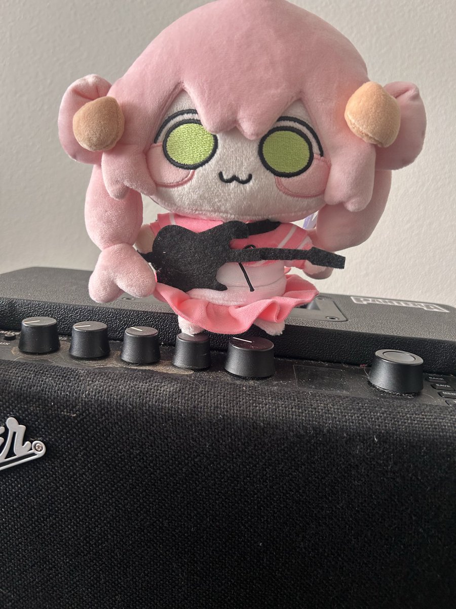GongoTheGoober's tweet photo. Yuna the Rock! @yunayuispink https://t.co/ZqI0dzJsIr