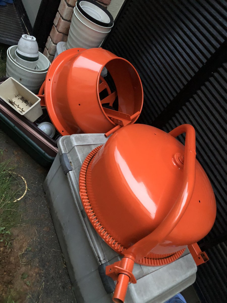 到着してた。まぜ太郎。練り量70L版。ずいぶん立派です。