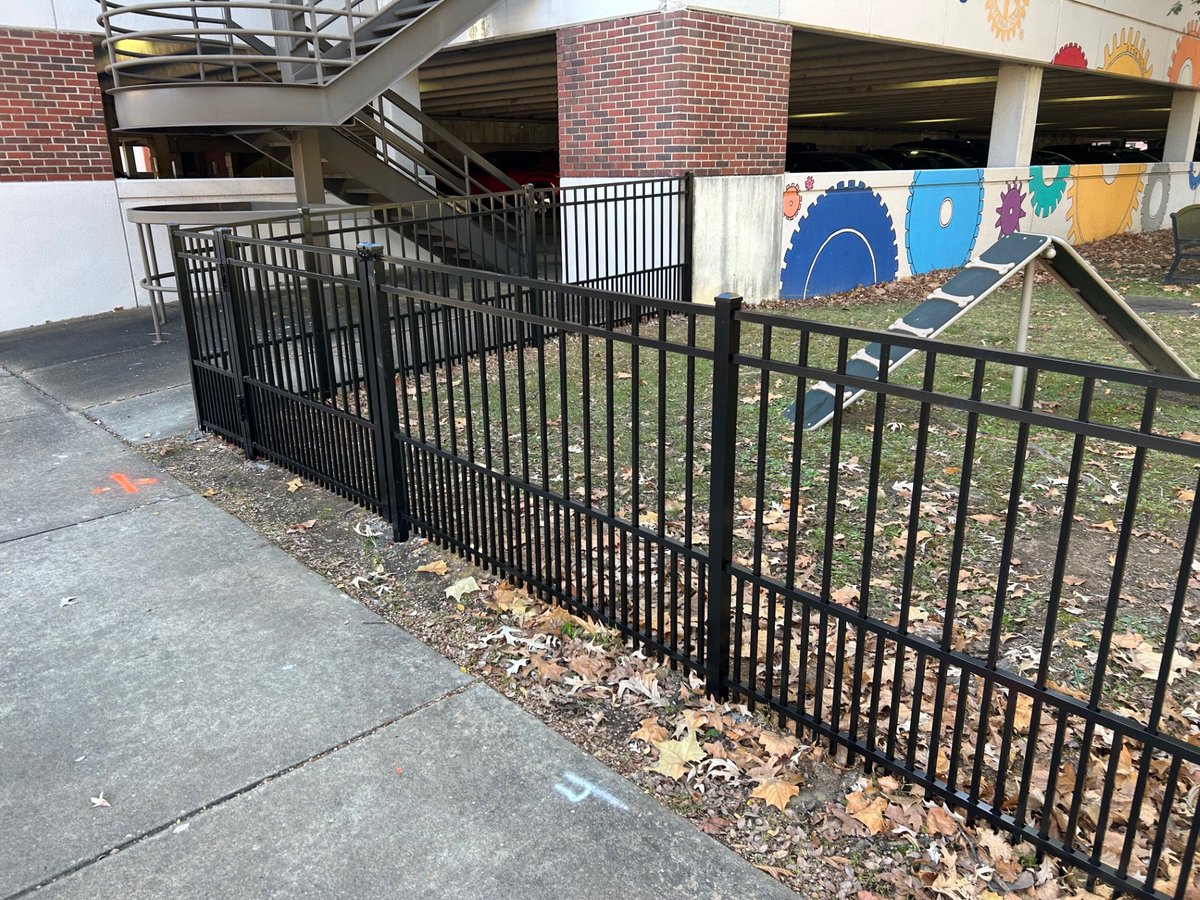 montgcitypandr's tweet image. The Rotary Dog Park has never looked better! With brand new fencing and a gate, it&apos;s looking fresh and ready for your pup. Bring out your dogs and friends and have a great afternoon playing in the park.

#funinmgm #ourmgm #dogparkfun