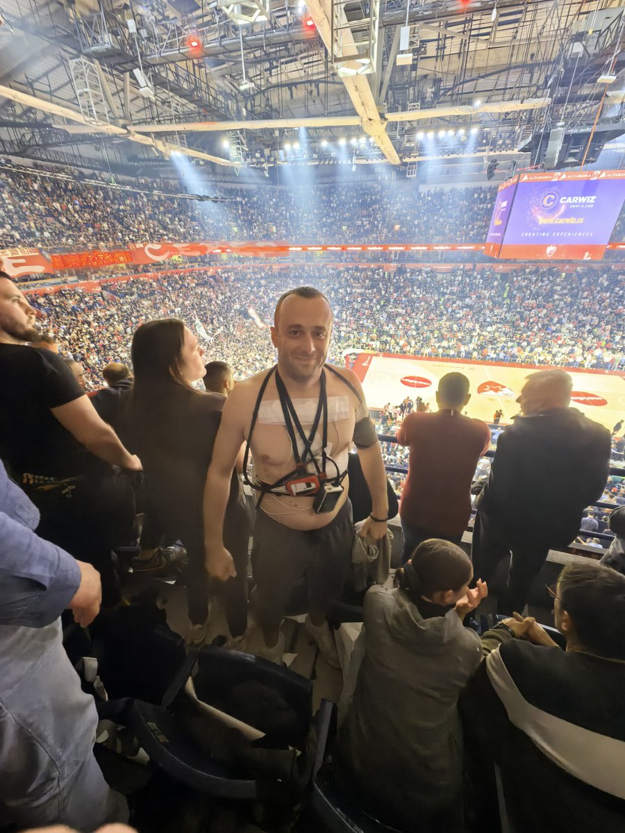 VasiljeviMarko's tweet image. Odeš sa holterima na utakmicu TO MORAŠ BITI OZBILJNO LUD I DA VOLIŠ ZVEZDU... MOJ BRAT 💪🤣🤣😍❤️ #kkcz