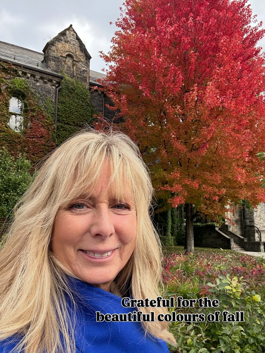 Fall is a beautiful time of year 😍 Appreciate the beauty of nature ❤️ Every tree, every plant and bush are all alive with energy 😍 Get outside and see how good it feels to be surrounded by nature 😘 #autumn #love #tree #plant #NatureIsAmazing