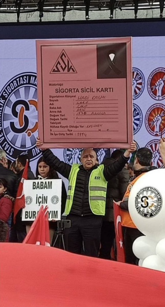 Ssk kartı var, 
Ssk numarası var, 
E Devlette ilk işe giriş tarihimiz olarak gözüküyor ama emekliliğe başlangıç sayılmıyor 

ADALET mi bu?
<a href="/RTEdijital/">Erdoğan Dijital Medya</a>
<a href="/tcbestepe/">T.C. Cumhurbaşkanlığı</a>
<a href="/Akparti/">AK Parti</a>
<a href="/AKKADINGM/">AK Parti Kadın Kolları</a>
<a href="/MhpTbmmGrubu/">MHP TBMM Grubu #MHP</a>
Plan Bütçe Komisyonu
Staj Çıraklık Sgk Başlangıcı Olsun 
#3308SayılıYasaDegişsin