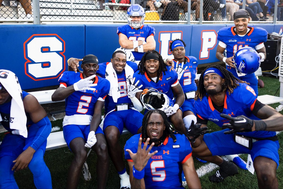 HCU Football tweet media