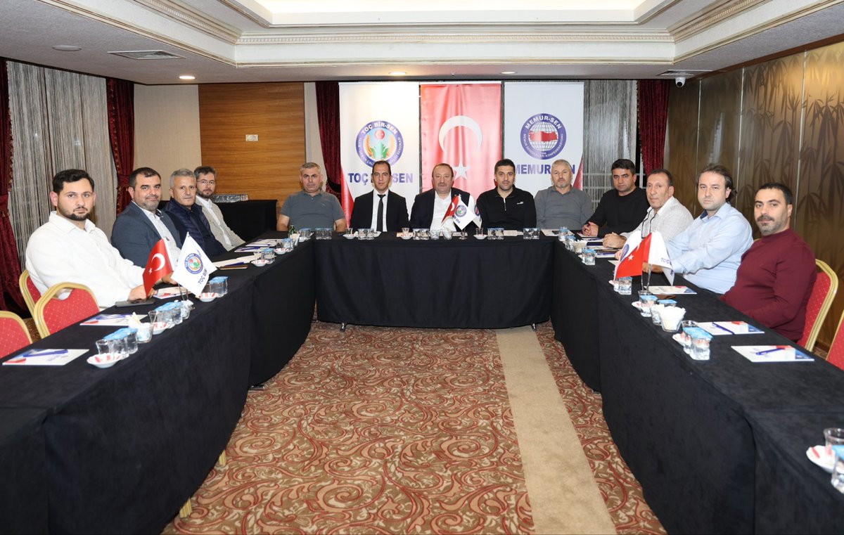 Toç Bir-Sen 4. Dönem 6. Bölge Teşkilat Eğitim Toplantımızda; Kadınlar ve Engelliler Komisyonu üyelerimiz ile bir araya geldik.

Komisyonlarımızın öncü kadrolarıyla  yaptığımız toplantıda, sendikal çalışmalarımıza ilişkin istişarelerde bulunduk.