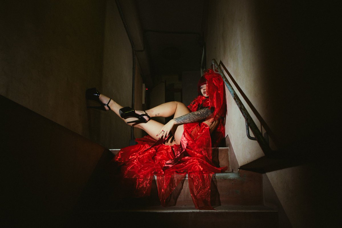 金蹴り戦士からカメラマンになる?ジョーダン tweet media