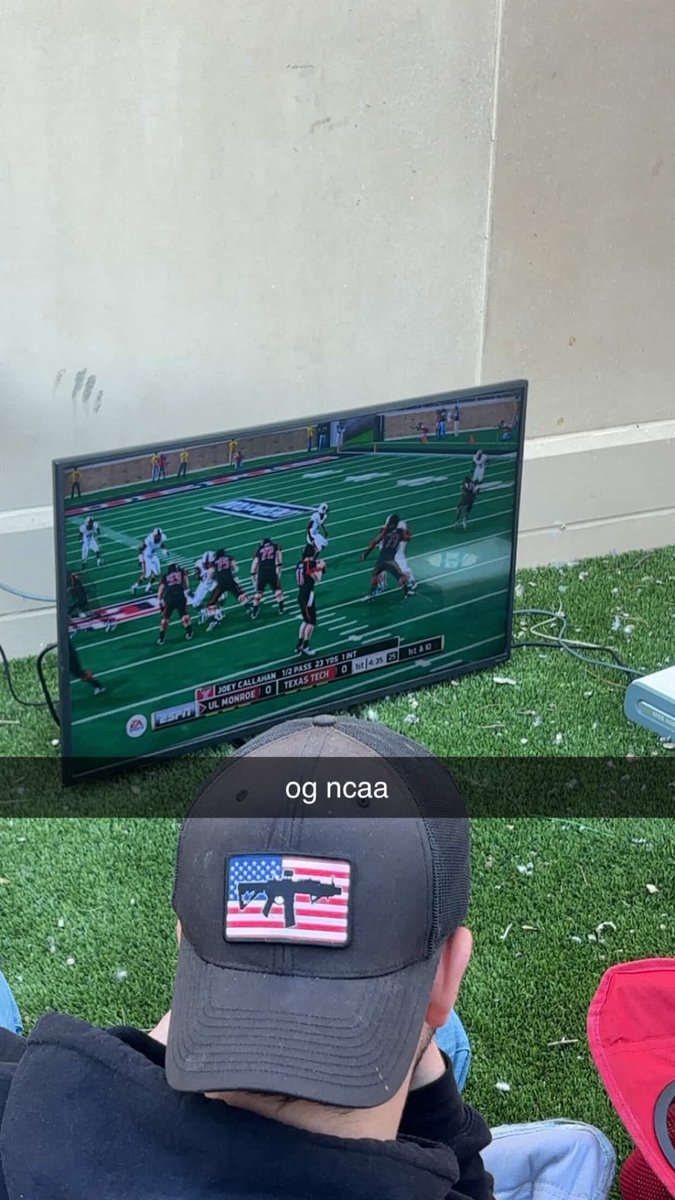 Old Row Guns Up 🌵 tweet media