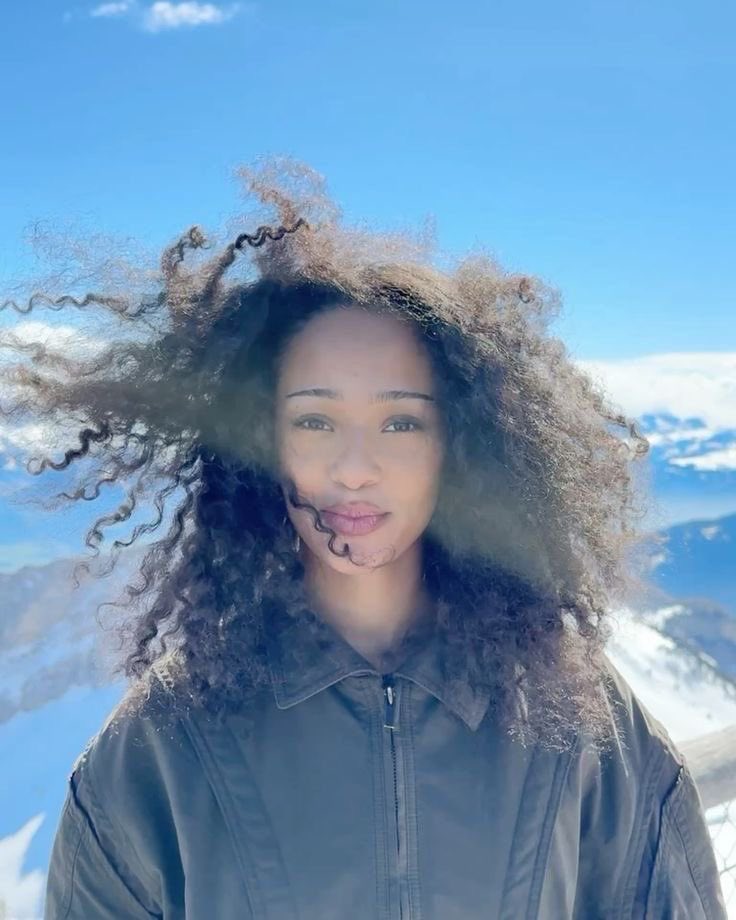 d44eforu's tweet image. aspen looks good on her