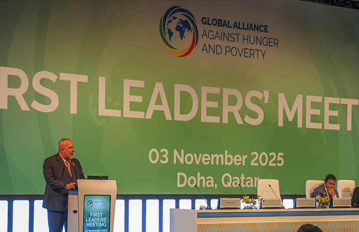 🇨🇺🗣️|| El miembro del Buró Político, <a href="/MMarreroCruz/">Manuel Marrero Cruz</a>, Primer Ministro de la República 🇨🇺, intervino en la Segunda Cumbre Mundial sobre Desarrollo Social que sesiona Doha, Qatar, donde denunció el impacto del bloqueo estadounidense en el desarrollo de nuestro país.

#TumbaElBloqueo