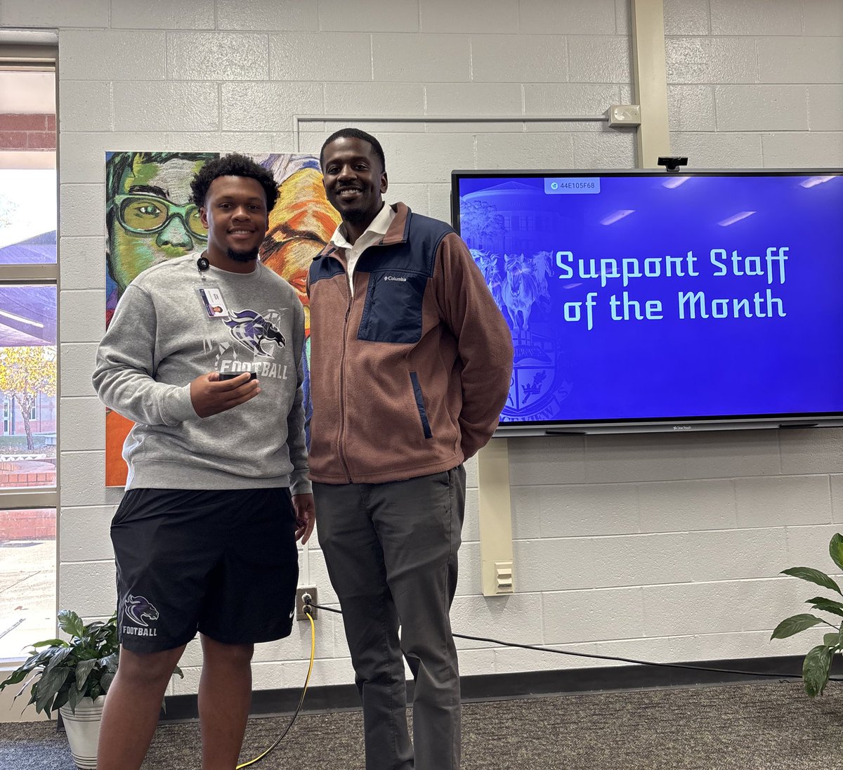 rvhs's tweet image. Congratulations to our October Support Staff of the Month, Coach Jalen Smith! 🌟 Your hard work and dedication make a huge difference every day. You always go the extra mile to help everyone! Thank you for going above and beyond for our Blazers! 💜🩶#BlazerPride #WeAreRidgeView