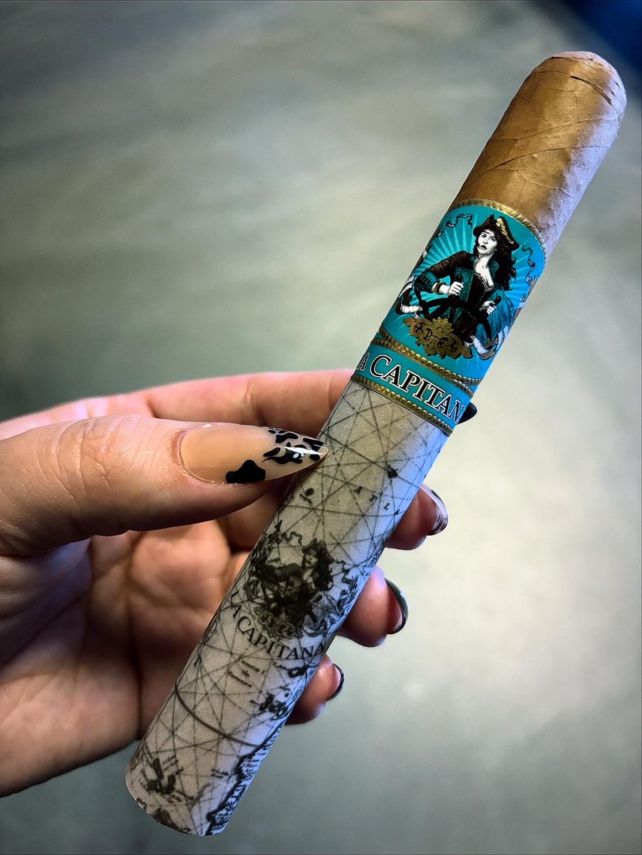 SophiaM41298966's tweet photo. Time for a #cigar #cigaroftheday #villigerlacapitana #villigercigars #villiger #elcidscigarshop #elcidscigarlounge #elcidstobacco #elcidscigars #elcids #sophiassmokes #cigarboss #cigarwomen #cigaraddict #cigaraddiction #cigarcollector #cigarcollection #cigarjunkie #cigarlifestyle https://t.co/vShNbSY378