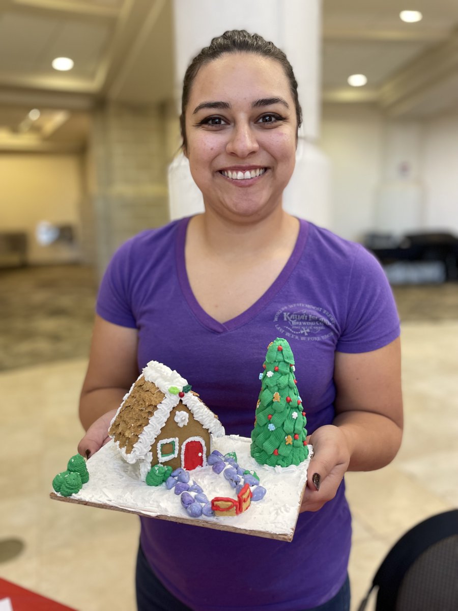Thank you to everyone who joined in our Gingerbread Workshop over the weekend. Here are a few of the participants with their final creations!

Check out the Festival schedule and pick which day you want to join us at the Stephens Performing Arts Center.

isu.edu/cob/festival/s…