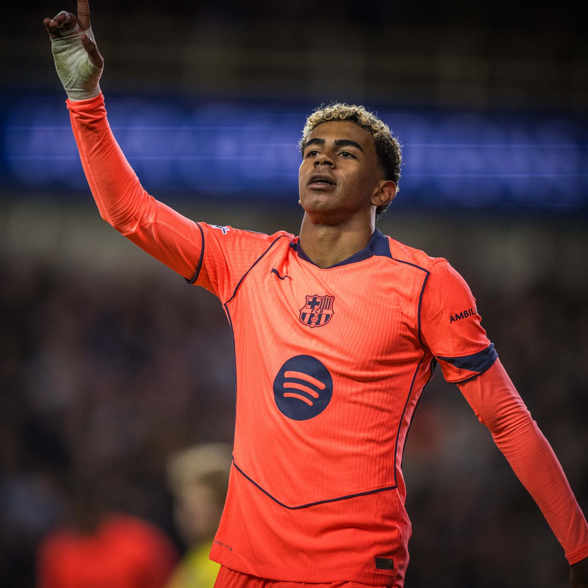 Finally.
What would Barcelona do without Lamine Yamal.

Club Brugge 3 - 3 Barca

#CLBBAR #championsleaugue