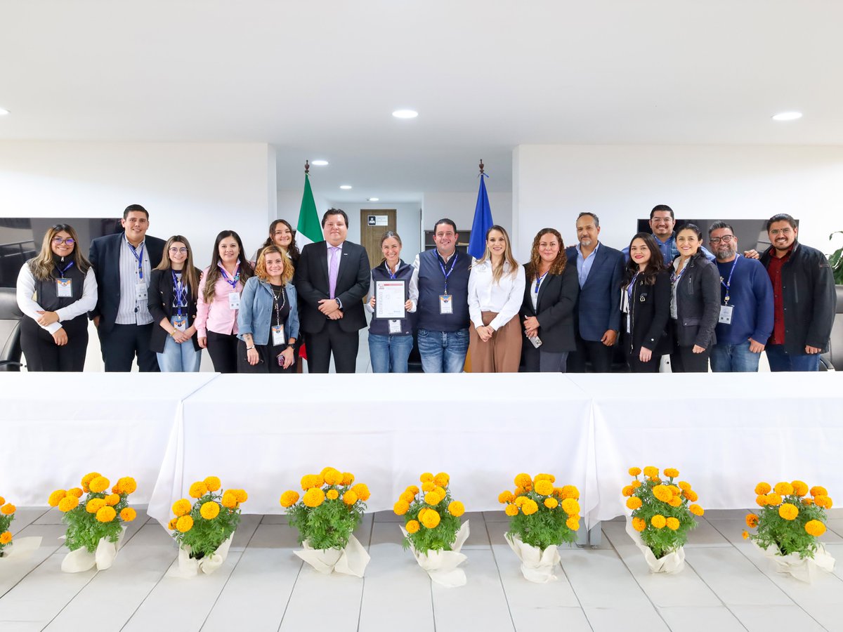 CCLJalisco's tweet photo. ✨ Hoy celebramos un logro muy importante para el #CCLJalisco: recibimos el Certificado NMX-R-025-SCFI-2015 en Igualdad Laboral y No Discriminación.

Este reconocimiento refleja nuestro compromiso con un entorno laboral digno, equitativo y libre de discriminación. 💪 (1/2) https://t.co/kslUuJVpxs