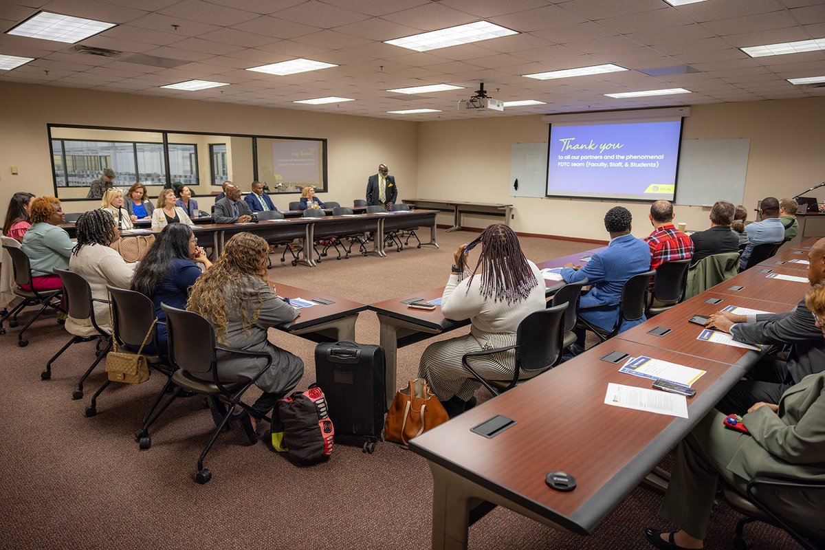 FloDar_Tech's tweet image. Please join us in welcoming FDTC&apos;s newest employees to the best college in the Pee Dee. Our new employee breakfast was great. If you&apos;re interested in working at a great college that transforms lives our job listings can be found on LinkedIn and here: schooljobs.com/careers/fdtc