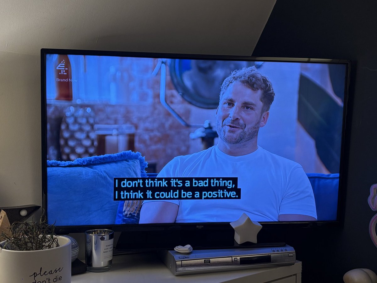 joannamont's tweet photo. And that is why I remain Team Ash. No whiny, crying, self-victimisation to be seen, even when given some tough feedback 😍 🙌🏼 #mafsuk https://t.co/ABSveLywss