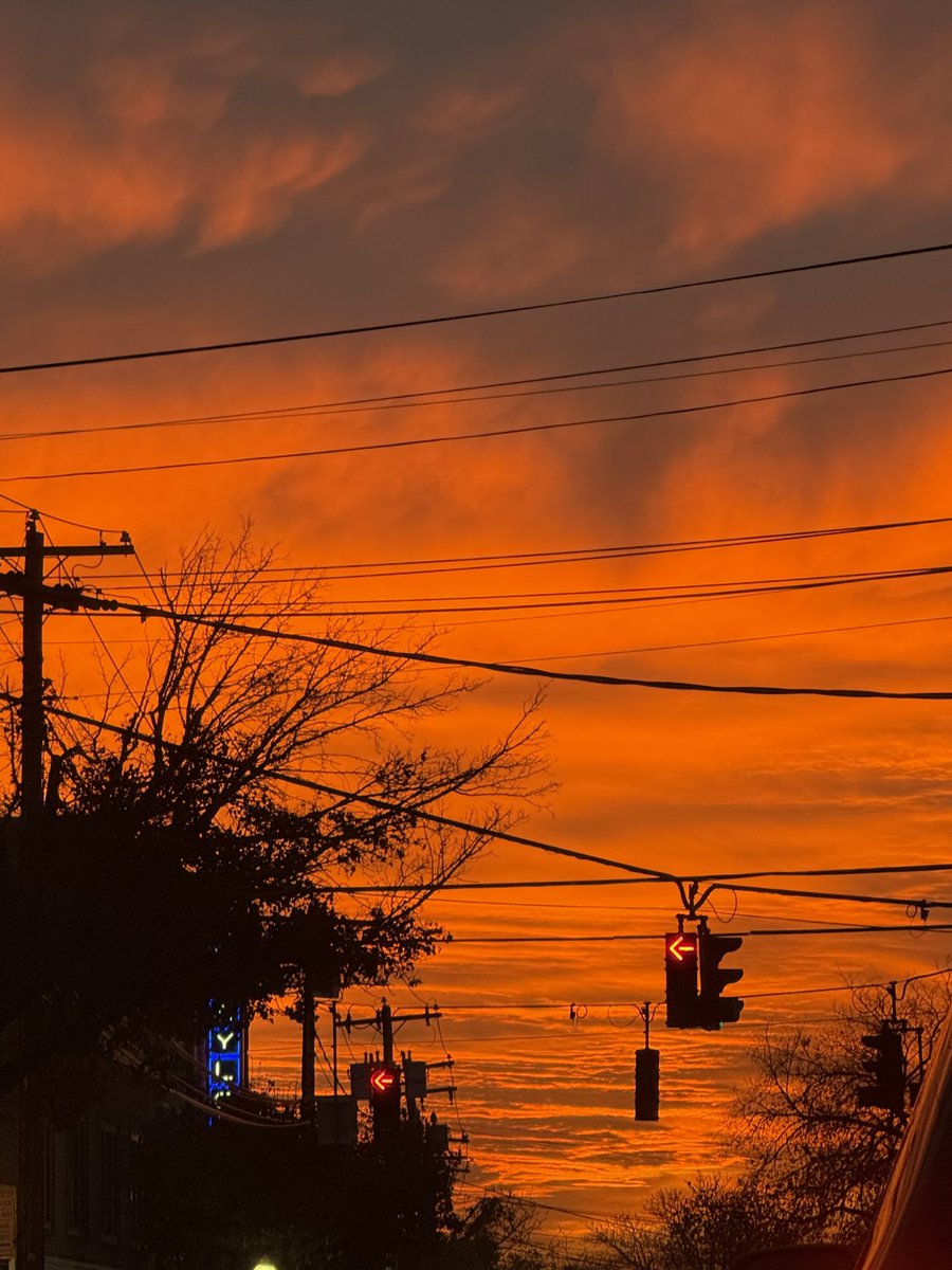 it boggles me how beautiful the universe can be. do not take a single sunset of your life for granted