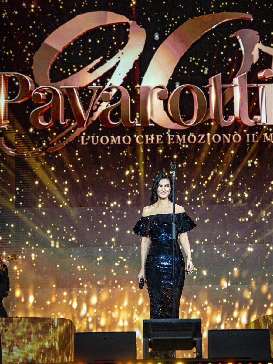 Laura Pausini tweet media