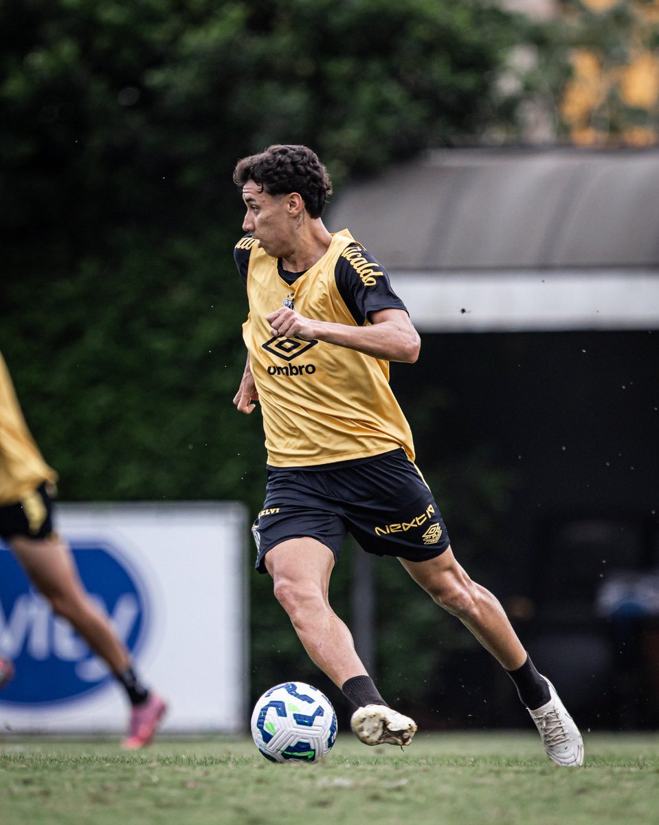 O último treino antes do clássico. Vai pra cima deles, Peixão! ⚪⚫