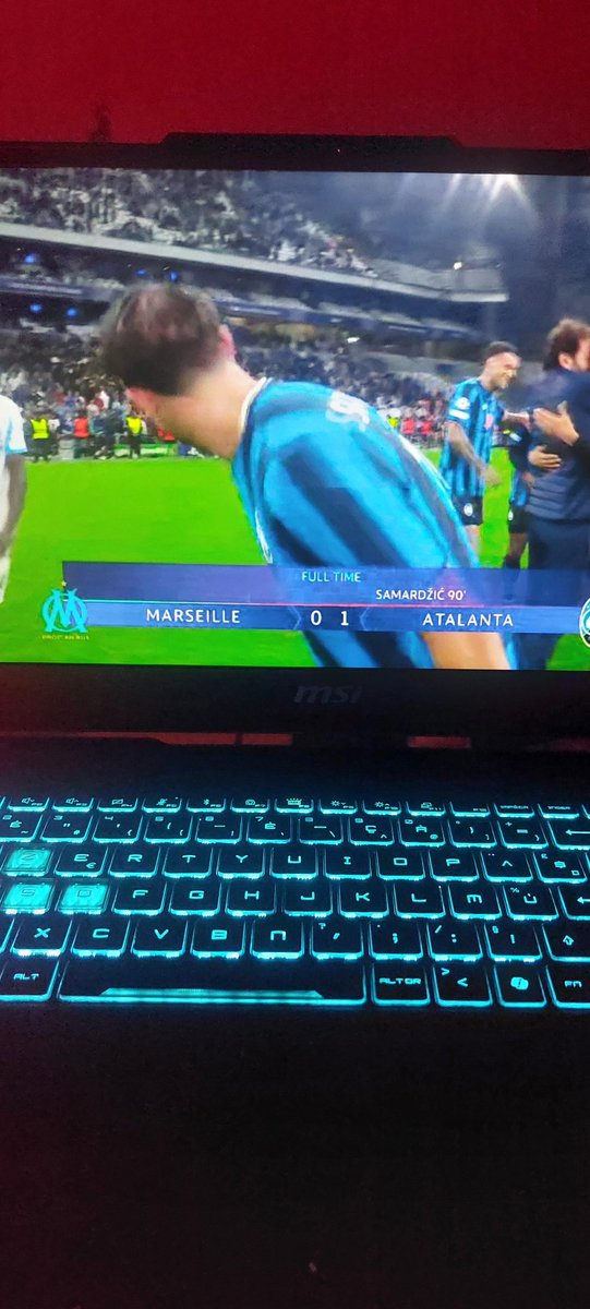 alyassin105mm's tweet photo. Bordel quel KIFFE !! Dites vous que j'ai regardé le OM - Atalanta avec l'espoir d'assister à une Clim' de ouf et résultat !?? 😂😂😂 https://t.co/lNgXtE6SGO