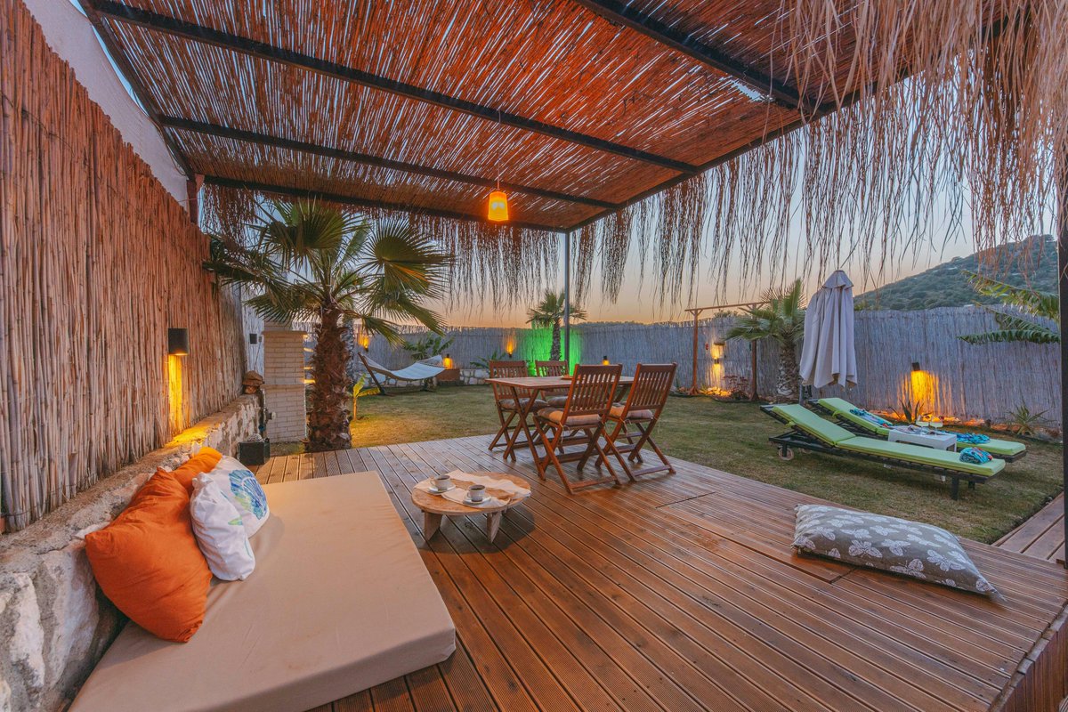 ouroutdooroasis's tweet photo. Which color palette sets the mood for your outdoor space — earth tones or tropical brights? 🎨
https://t.co/itoo063MCr

#OutdoorDesign #OutdoorDecor #PatioStyle #OutdoorOasis #ColorChoice #DesignPoll #HomeInspo #OutdoorLiving #YourStyle #DecorCha https://t.co/NGITOutNTk