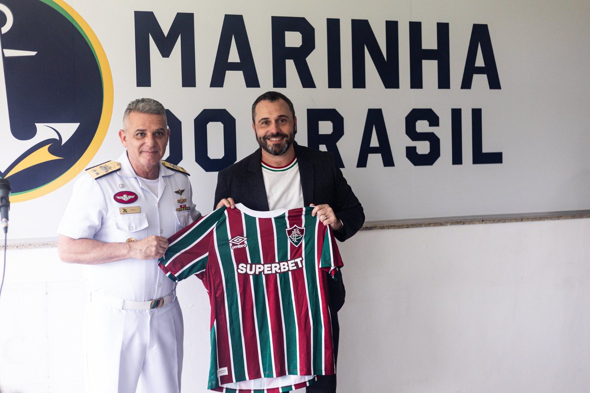 FluminenseFC's tweet photo. Fluminense assina parceria com a Marinha e oficializa utilização do CEFAN para o Futebol Feminino e os Esportes Olímpicos do Tricolor. 

Em solenidade realizada nesta quarta-feira, o presidente Mário Bittencourt e o comandante do CEFAN, almirante Max, assinaram termo de parceria para utilização do complexo, que oferece infraestrutura esportiva de ponta. 

O CEFAN (Centro de Educação Física Almirante Adalberto Nunes) é um centro de excelência esportiva, que oferece estrutura completa para o alto rendimento dos atletas, e está disponível para receber o Futebol Feminino do Tricolor, que em breve irá se transferir de Xerém para o novo espaço. 

 Também estão previstas parcerias para os Esportes Olímpicos e ações sociais.

Todas as informações >> https://t.co/zeTmkWfMNf

📸: Marina Garcia/FFC