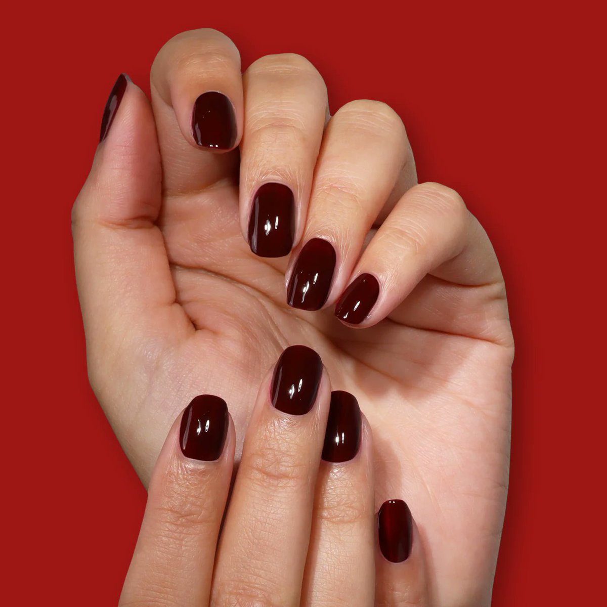 GreenProdJunkie's tweet image. NEW RELEASE that I'm currently applying to my toes: Naughty List from @londontown. A deep, grapey Merlot. So pretty for Fall/Winter. 25% off #coupon: greenproduct. tidd.ly/47k0852