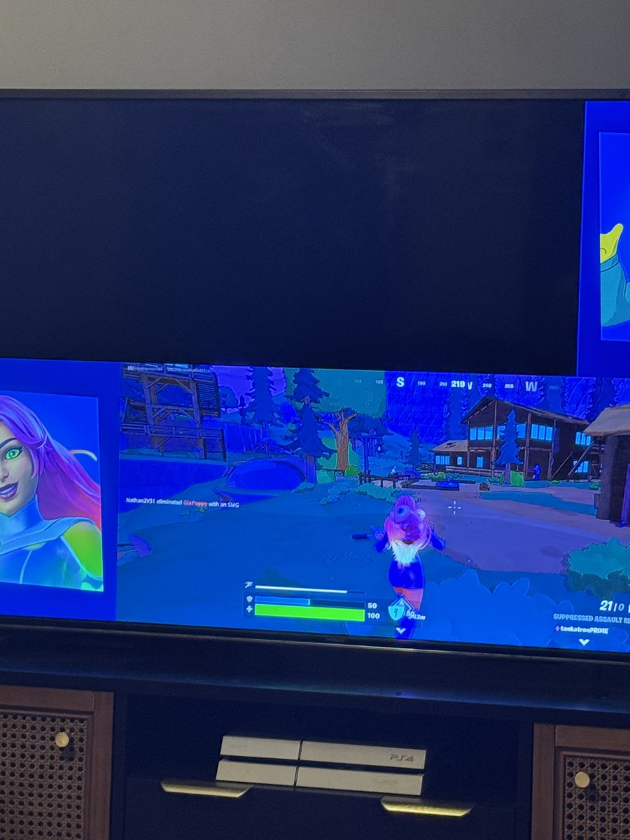 nozzle_jam's tweet photo. @Fortnite wth?!, input lag, buttons not working, now this? https://t.co/mWdFlcPIZ1