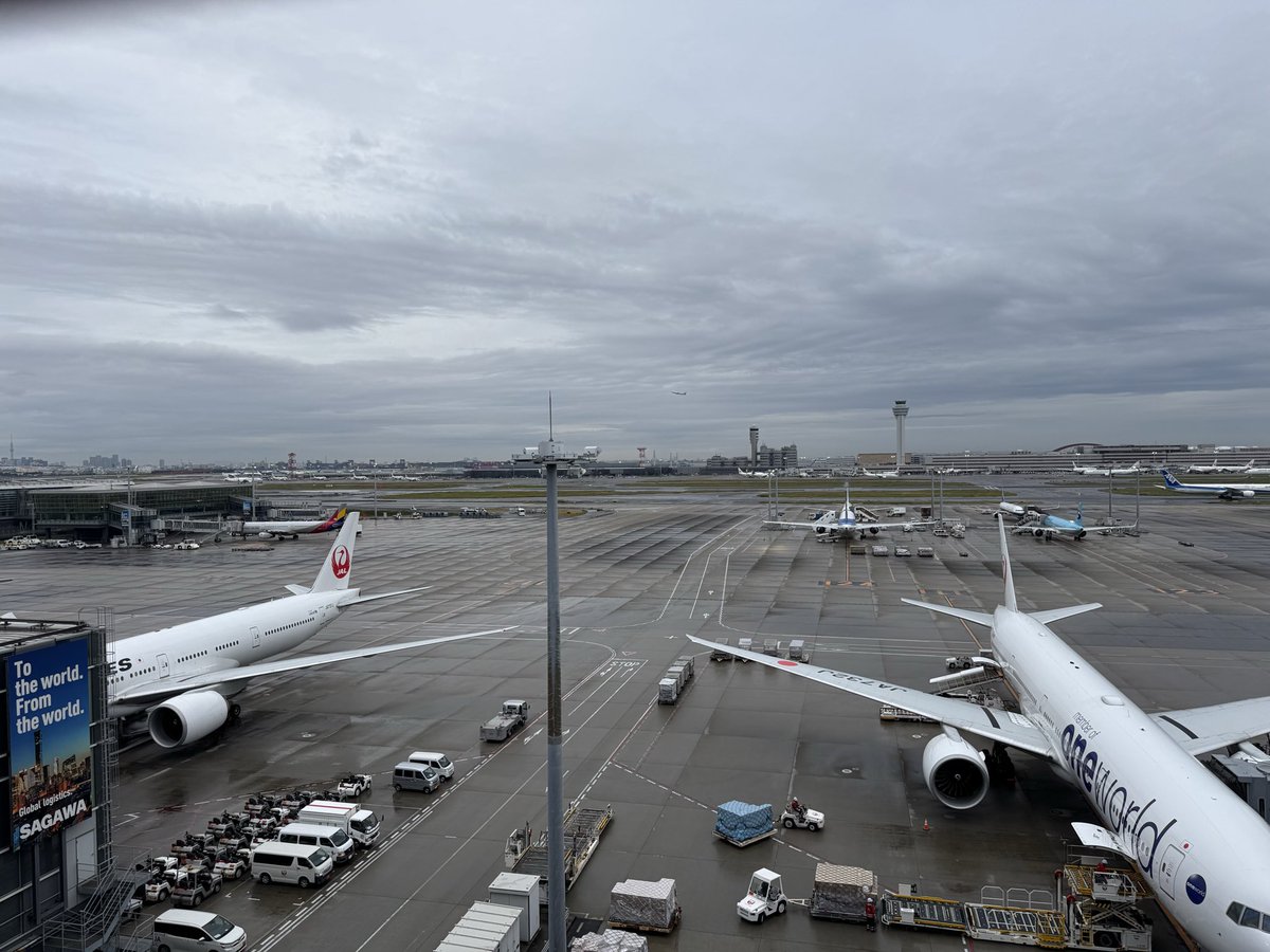 takabo77's tweet photo. Alright, off I go! ✈️ 
Let’s do this.

#HanedaAirport #Tokyo #TravelDay #BusinessTrip #FlyWithMe #AviationLovers #LetsGo https://t.co/NmR9khfIwl