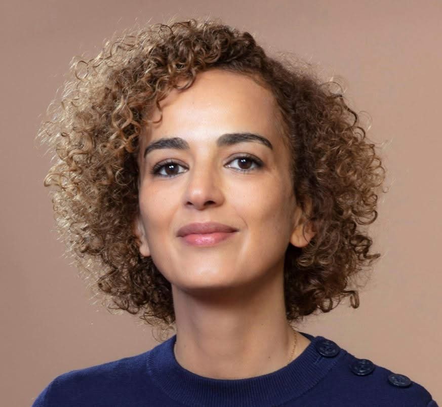 Paroles_auteurs's tweet image. "On croit toujours connaître ceux qu’on aime. Mais les êtres sont des continents qu’on explore à peine.
Et parfois, on découvre des gouffres."
Leïla Slimani, Chanson douce