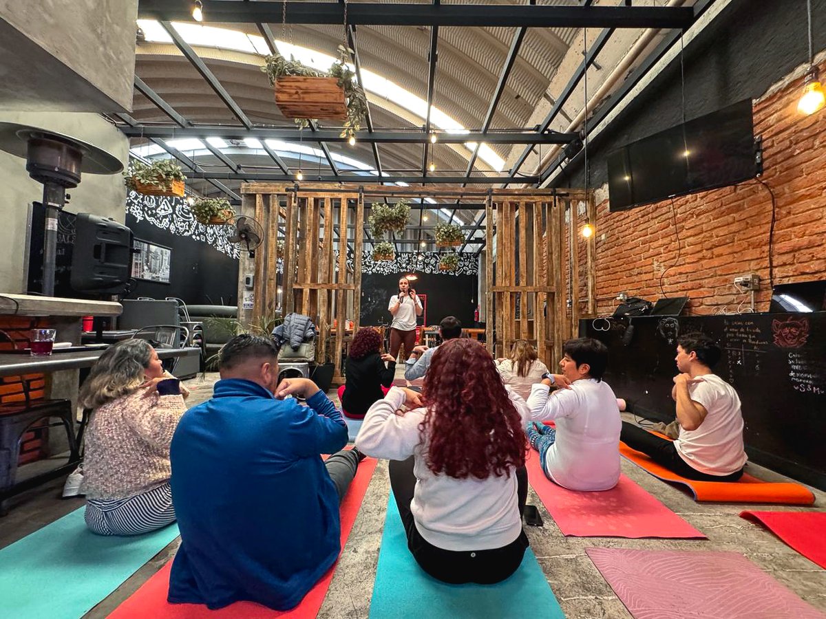 GrupoT21's tweet image. En Grupo T21 creemos que los grandes resultados se construyen en equipo.
Durante nuestro staff meeting compartimos logros, establecimos nuevas metas y, sobre todo, fortalecimos los lazos que nos impulsan a seguir creciendo juntos.

#GrupoT21 #StaffMeeting #Conexión #Logística…