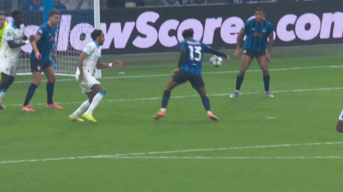 pheso_arnaud's tweet image. Pour rappel… il y a une main qui a été sifflé à Madrid pour moins que ça 🙃 je dis ça je dis rien ….  Encore du vol 
#OMATA