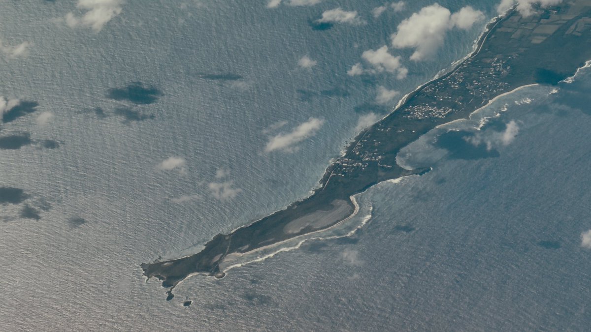 zepyaf's tweet photo. En route vers Lima #AF500 :
La pointe des Châteaux et les Saintes (Guadeloupe)
Los Roques (Venezuela) https://t.co/fmrO78yOGg
