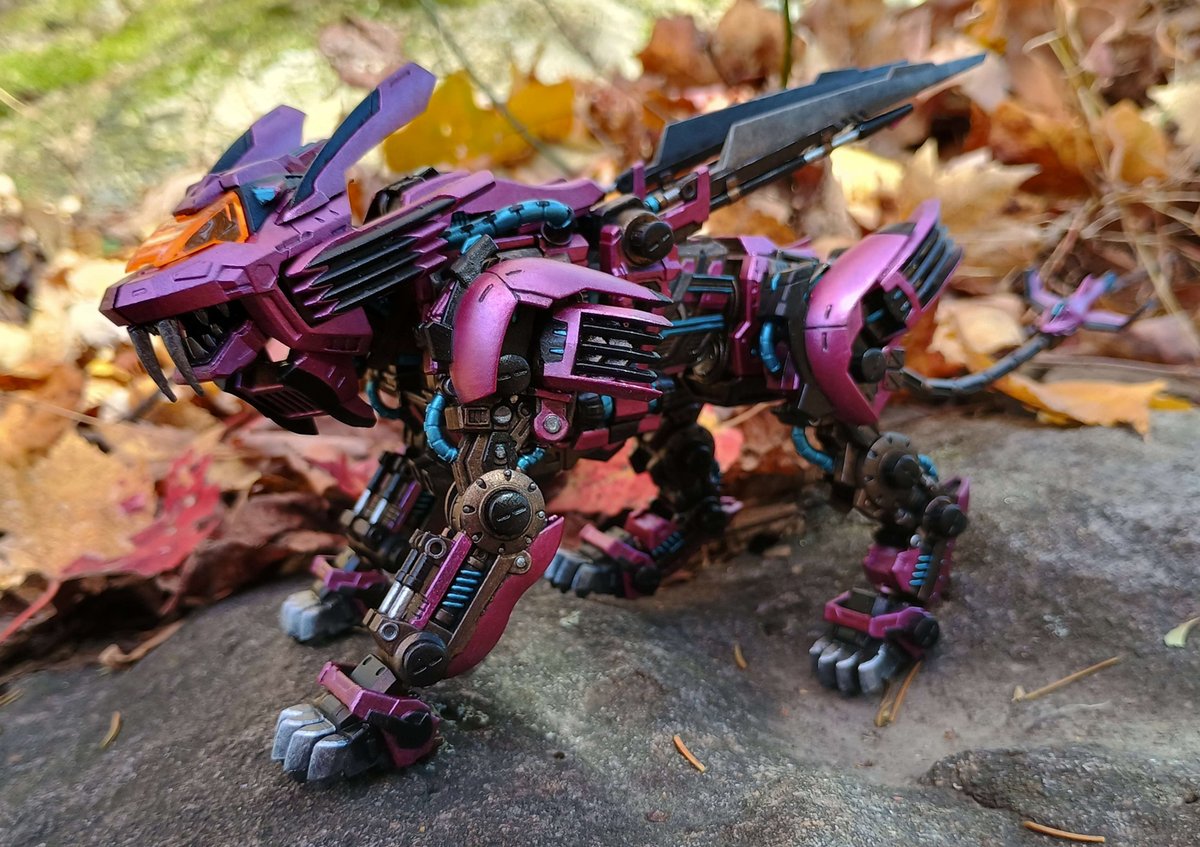 lion_aurora's tweet photo. Hand painted my RMZ Blade Liger with various Folk Art paints. I don't like "clean" look paint jobs. I prefer gritty, looks actually used lol
#zoids #ゾイド #bladeliger #ブレードライガー https://t.co/FXbYT81PL7