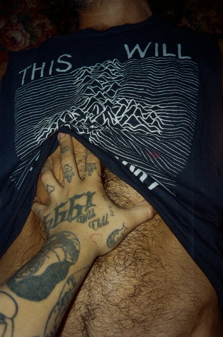 2 pic. Adivinha quem desceu pro play 😈  Vem brinca... https://t.co/ylVaZgY93t https://t.co/7FBotFut5