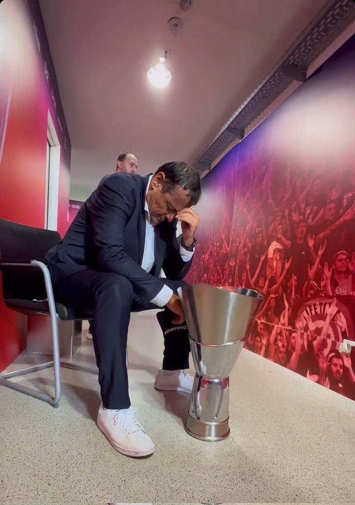 Tzebe353's tweet photo. Μαζι σου μεχρι τελους #paobc https://t.co/LURnzTNGnw